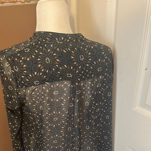 H&M Floral Button-Up Sheer Dress EUC size 12 - Picture 7 of 10